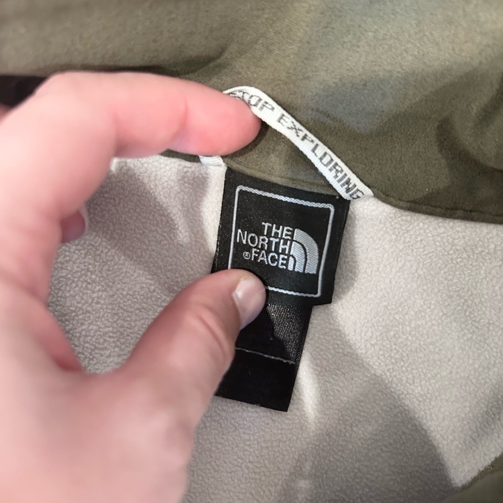 The North Face Women's Cream Softshell Utility Jacket - Picture 4 of 8